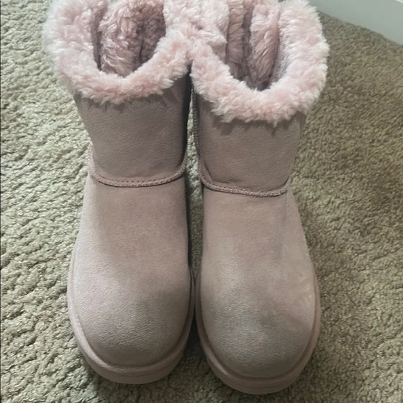 UGG Pink Bailey Bow boots BRAND NEW NEVER WORN!! - Picture 4 of 5